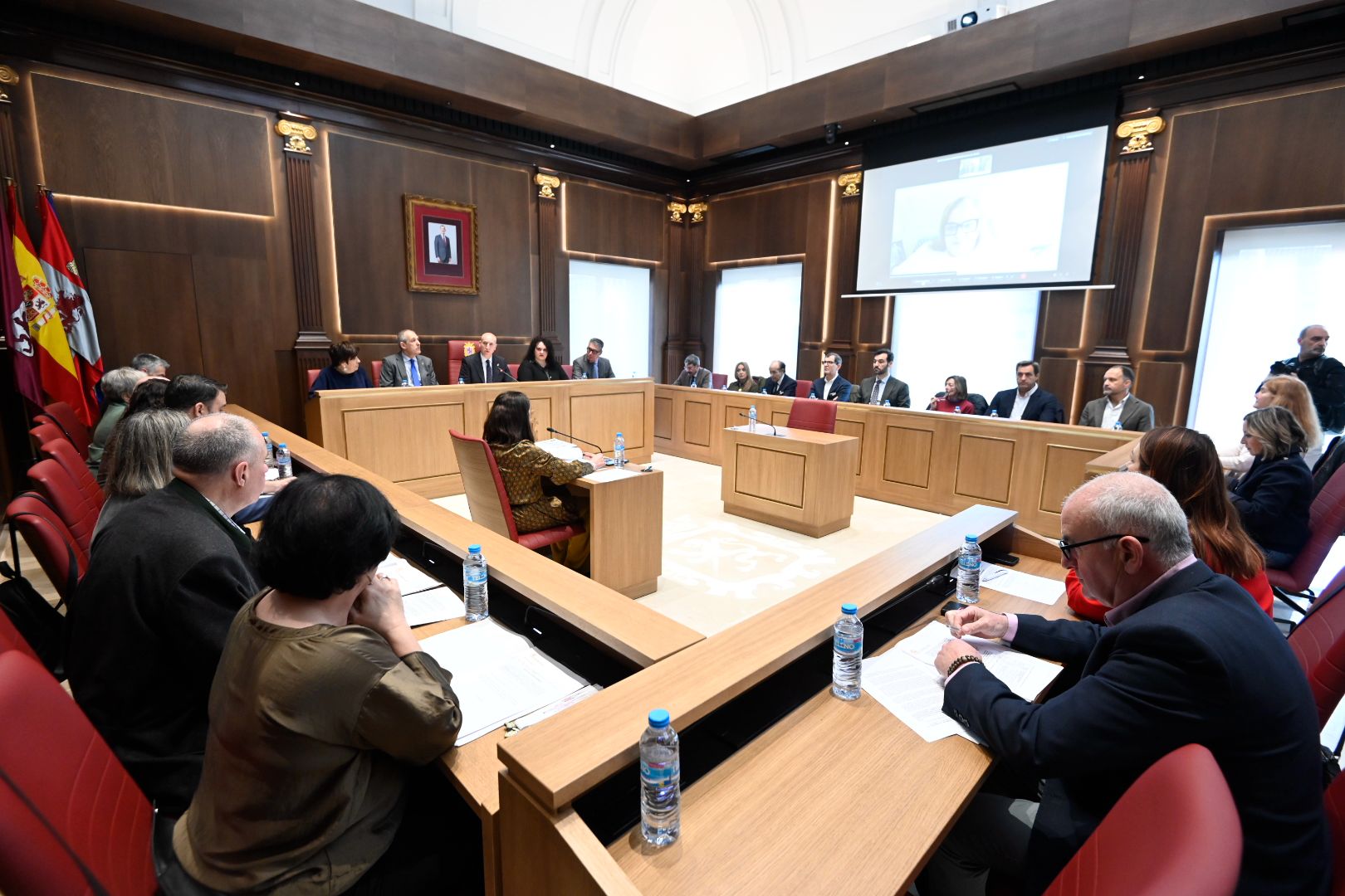 Un instante de la sesión plenaria celebrada este viernes en San Marcelo. | SAÚL ARÉN