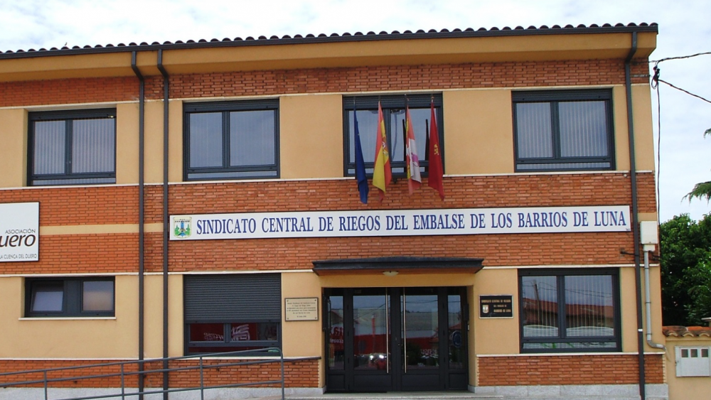 Vista de la sede del Sindicato Central de Regantes de Barrios de Luna en Hospital de Órbigo.