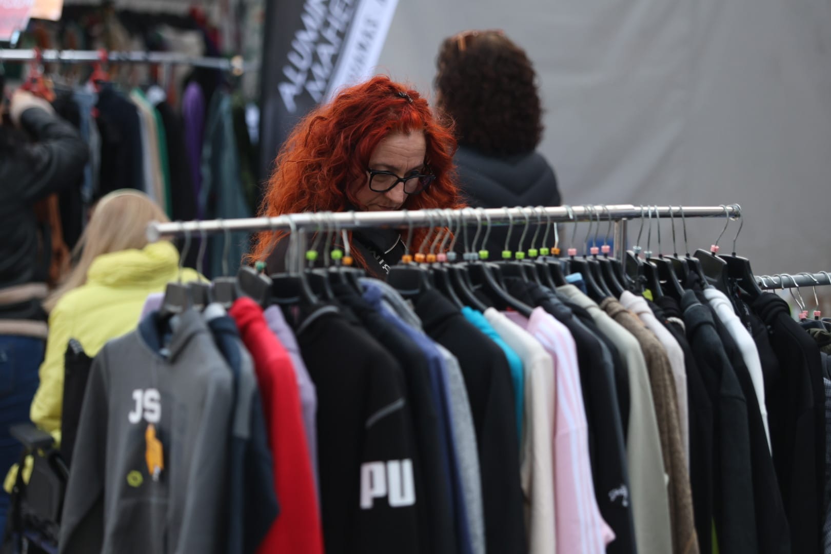 Las mejores gangas llenan la Plaza Mayor de La Bañeza