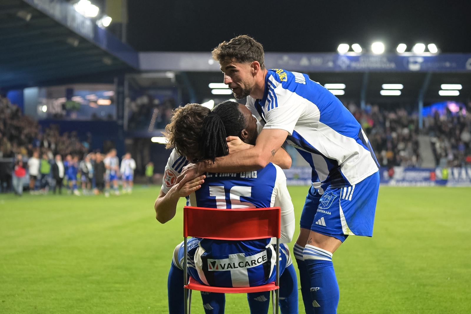 La Ponferradina se llevó la victoria ante Unionistas. QUINITO (1)