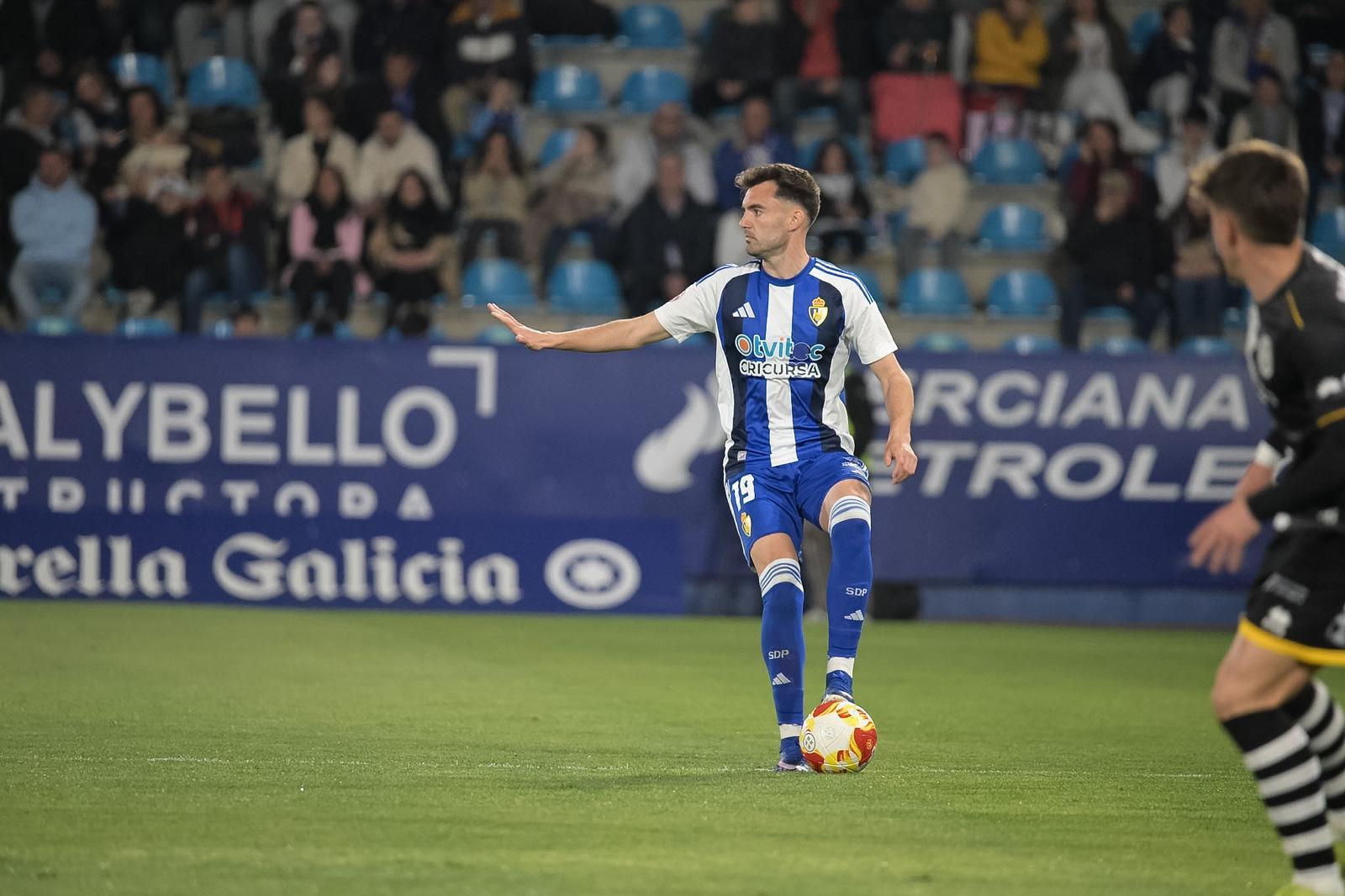 La Ponferradina se llevó la victoria ante Unionistas. QUINITO (21)