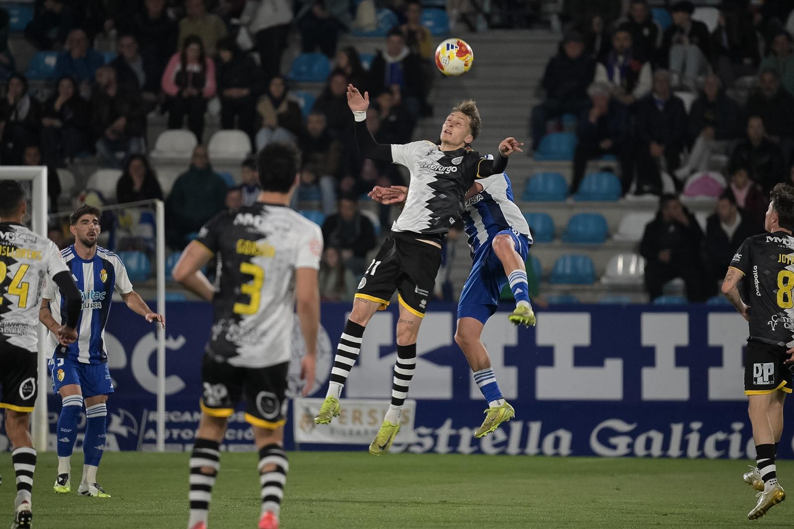 La Ponferradina se llevó la victoria ante Unionistas. QUINITO (25)