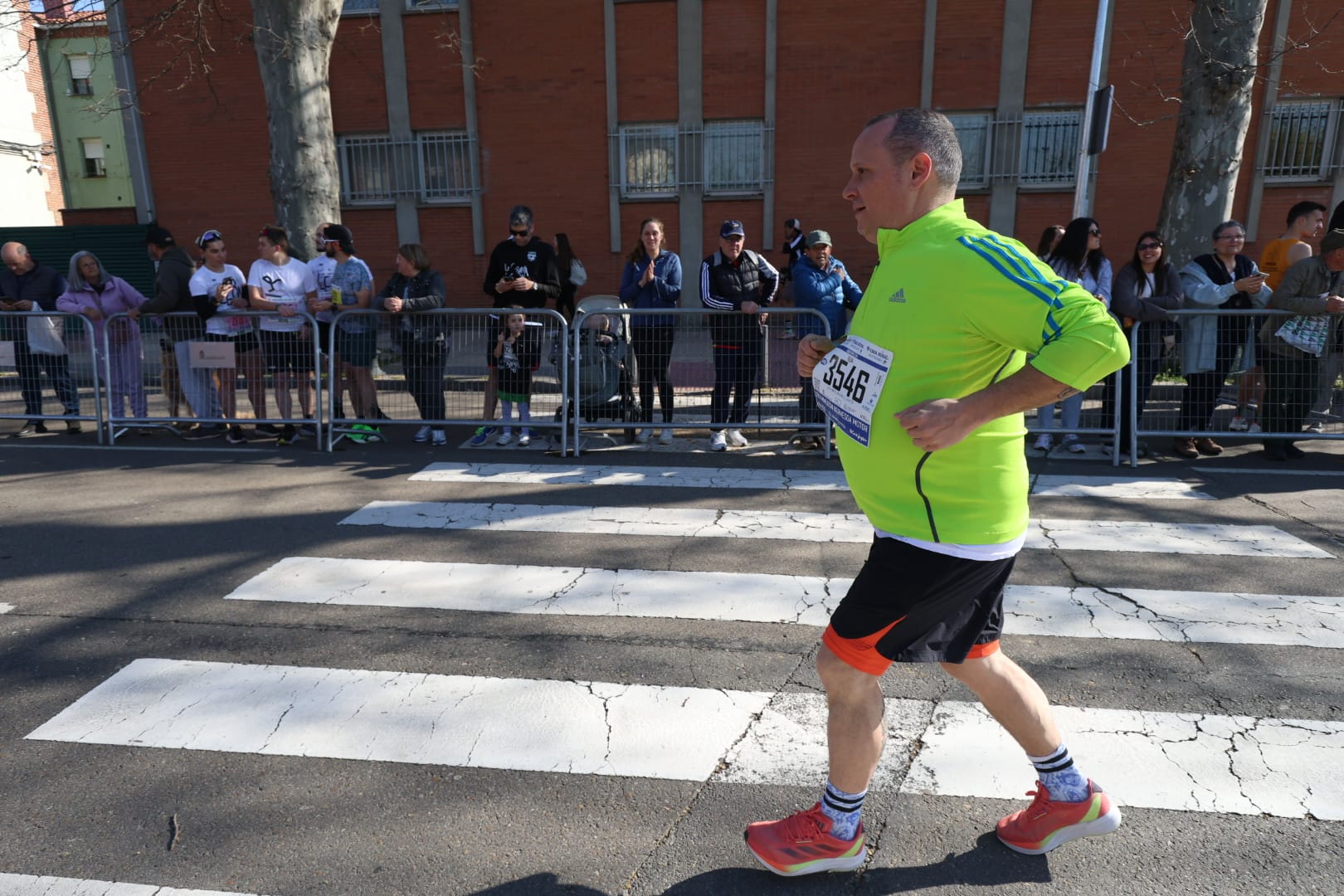 Diferentes momentos de la Media Maratón de León con récord de corredores. FERNANDO OTERO  (22)
