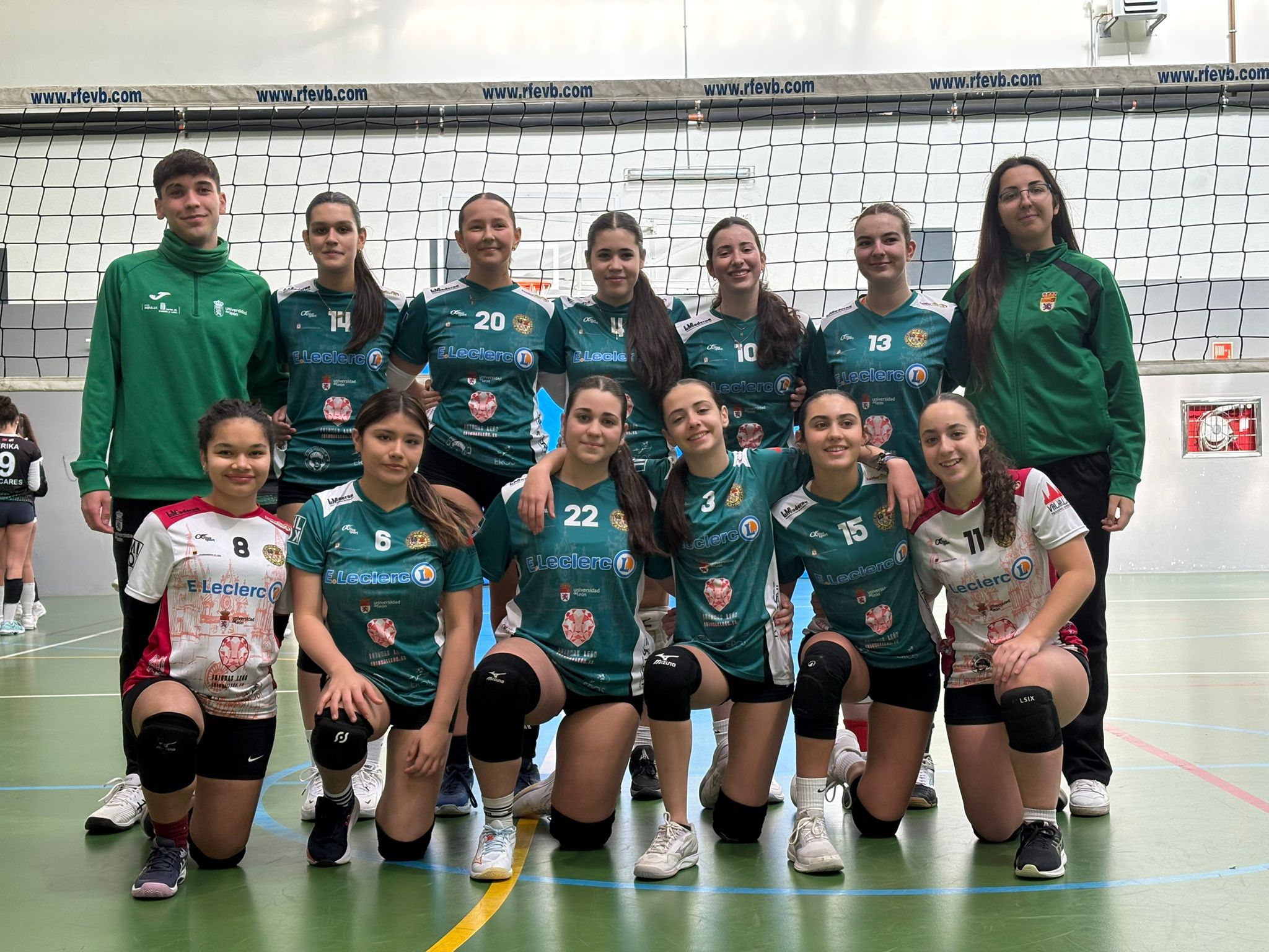 Conjunto cadete femenino del AULE. Conjunto cadete femenino del AULE.