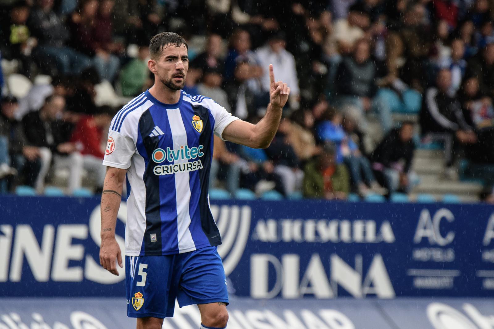 Eneko Undabarrena ya ha renovado su contrato con la Ponferradina. QUINITO Eneko Undabarrena ya ha renovado su contrato con la Ponferradina. QUINITO