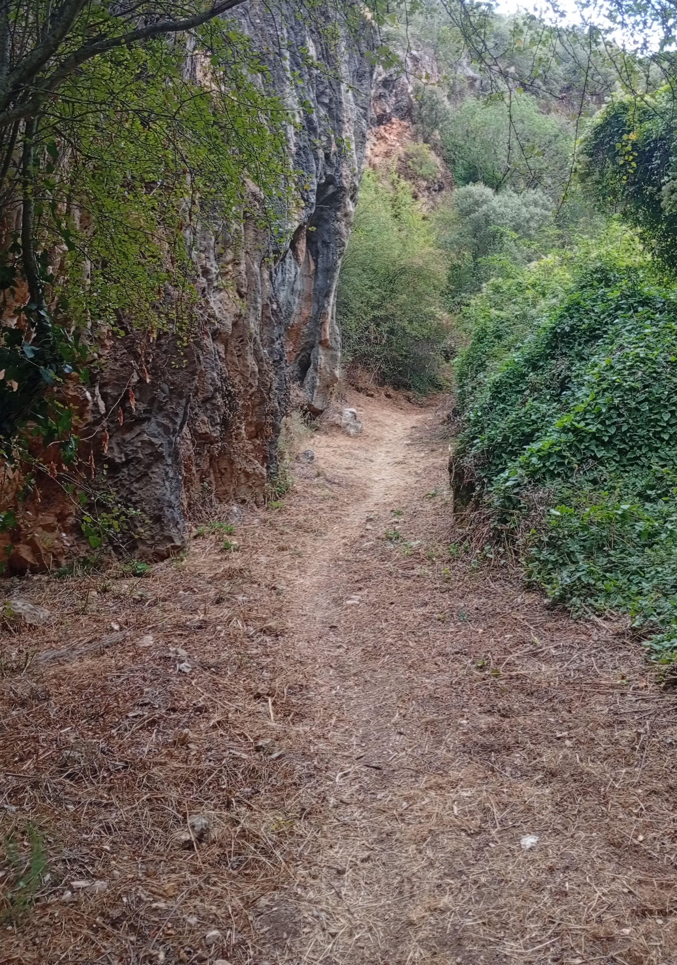 Desfiladero de La Balouta, por el que pasará la ruta.