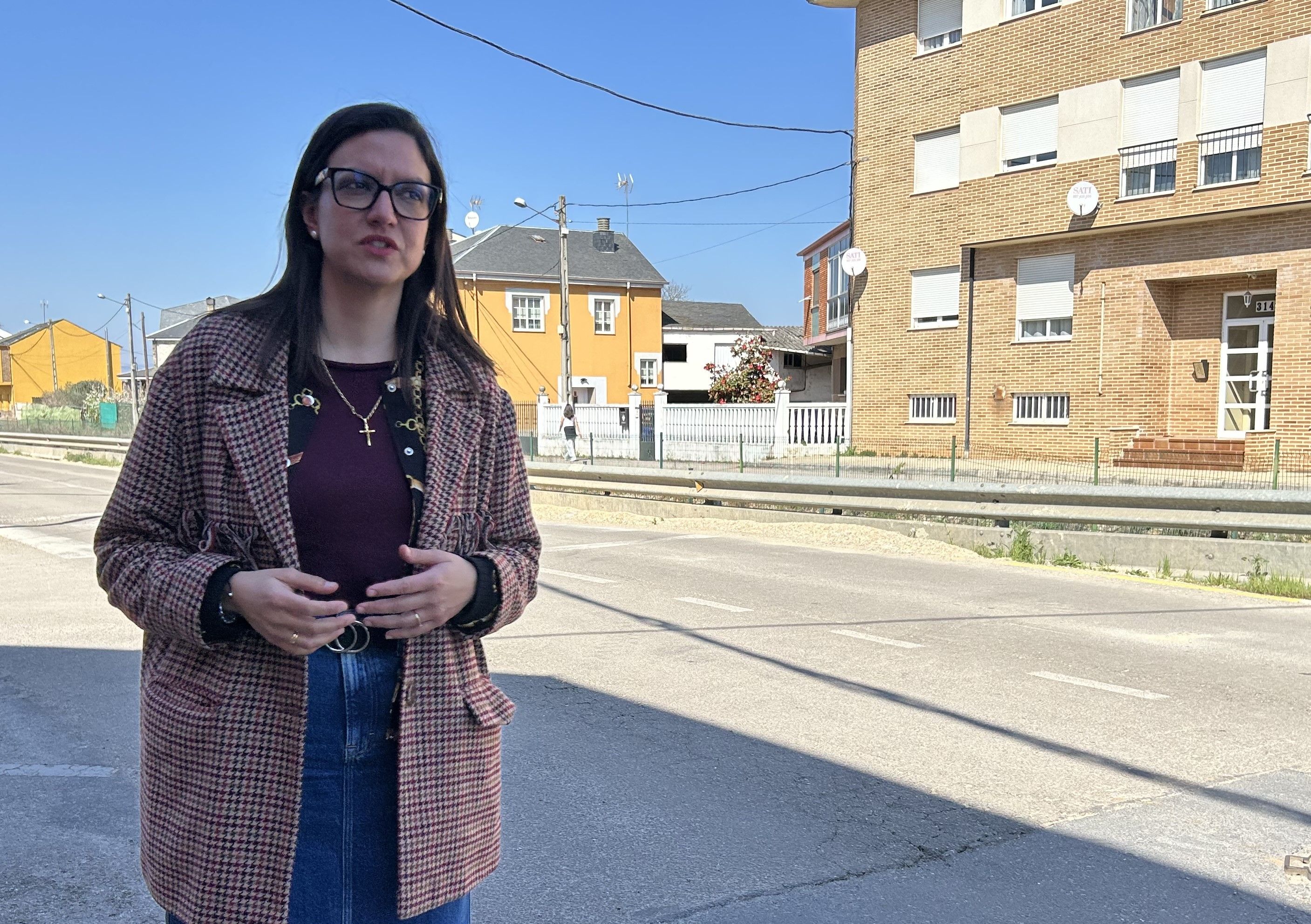 Coca en la zona donde se ejecutarán las obras.