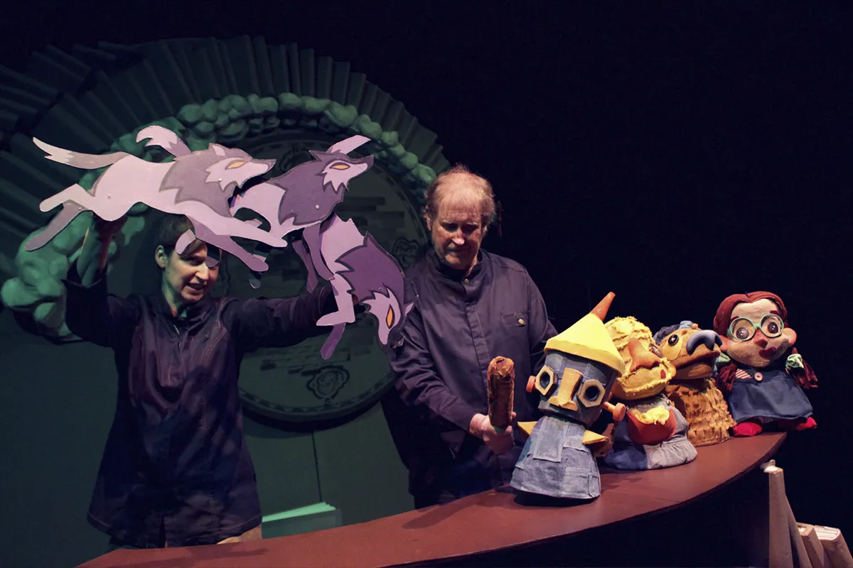 Una imagen de ‘La biblioteca imaginaria’ de Teatro Arbolé. | L.N.C. Una imagen de ‘La biblioteca imaginaria’ de Teatro Arbolé. | L.N.C.