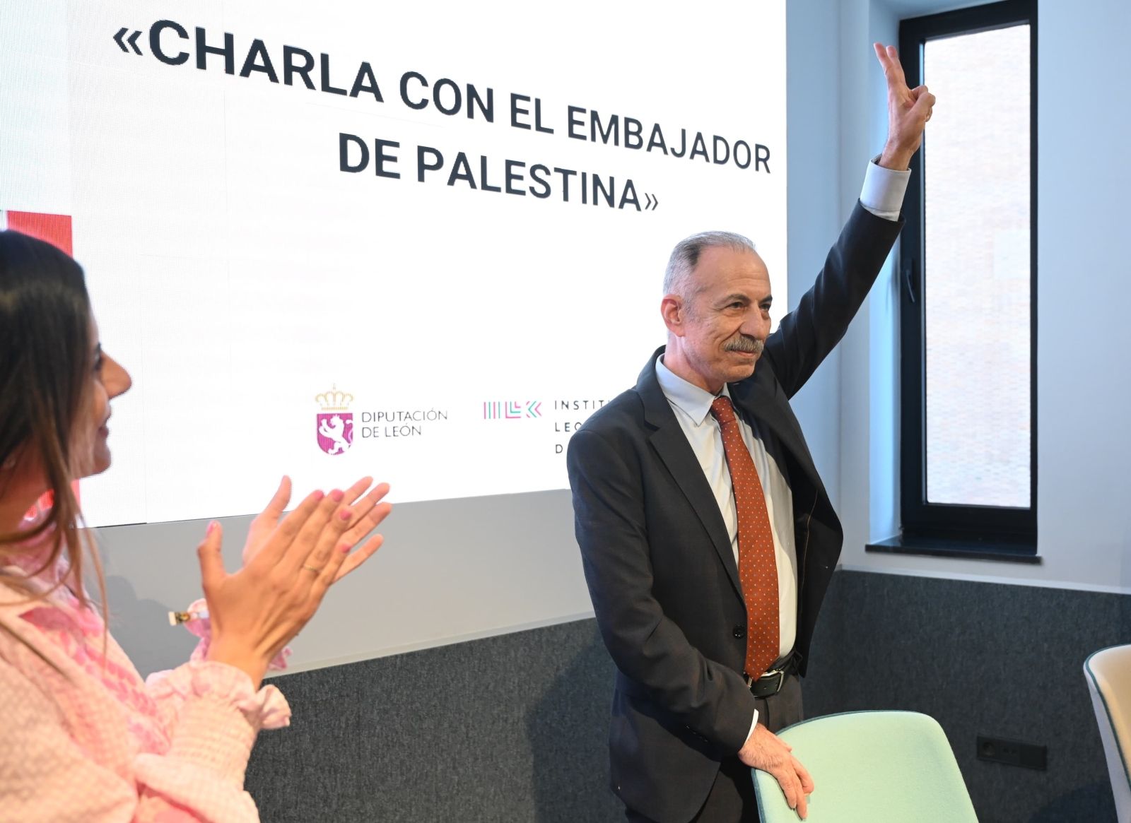 Husni Abdel Wahed, embajador de Palestinaen España, en su visita a León Husni Abdel Wahed, embajador de Palestinaen España, en su visita a León