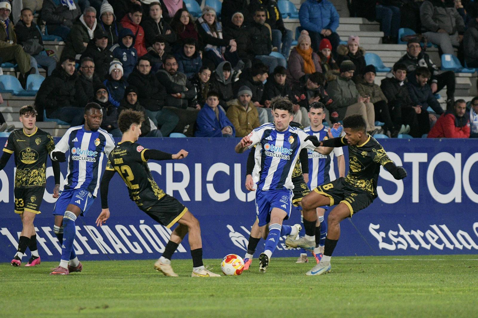 Jelbat y Jerín Ramos no jugarán ante la Ponferradina por sanción. ENRIQUE RAMÓN
