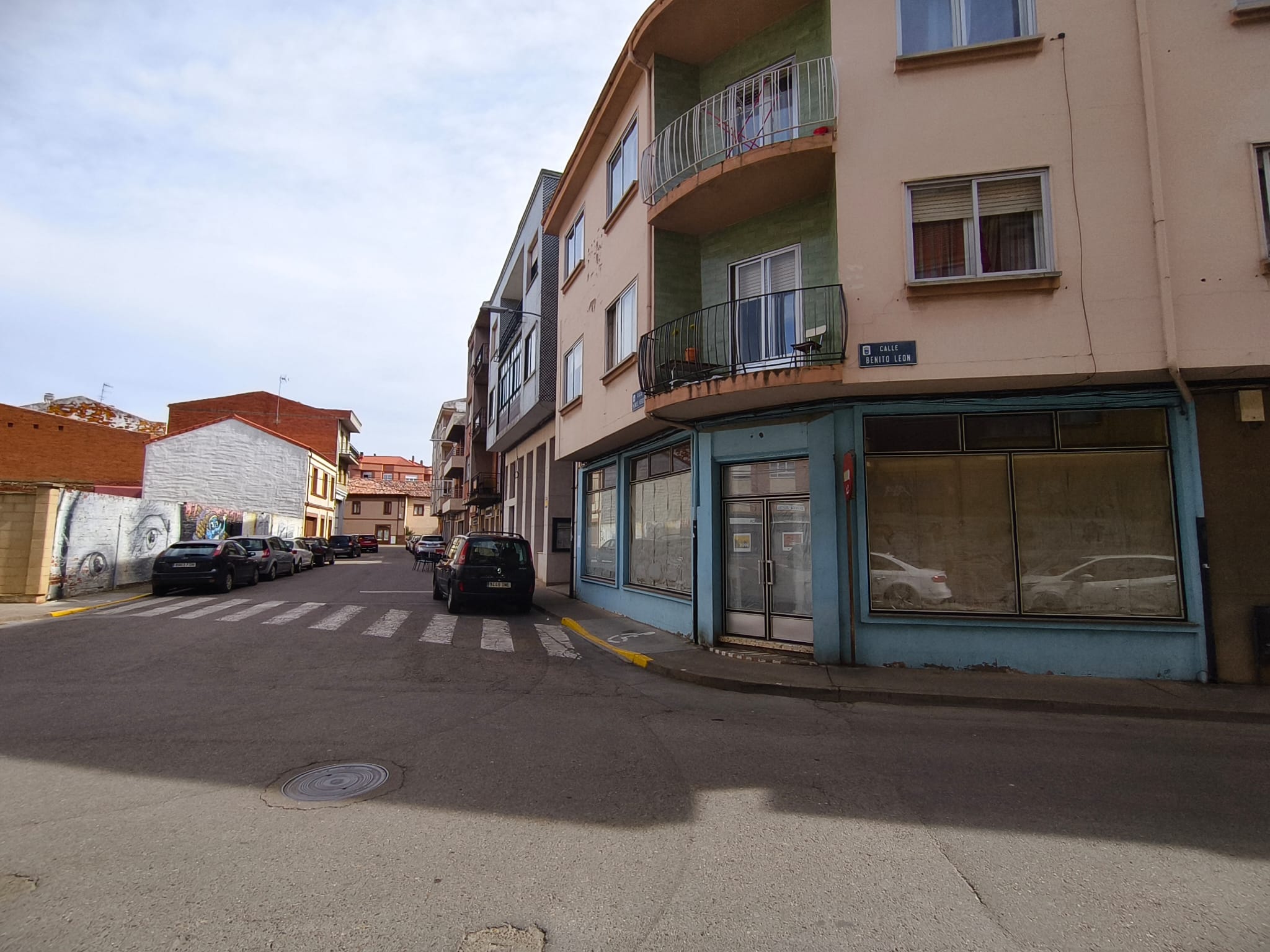 Esquina en la que se juntan las calles Benito León y Manuel Verdejo que prevé adoquinar el consistorio. | A. RODRÍGUEZ