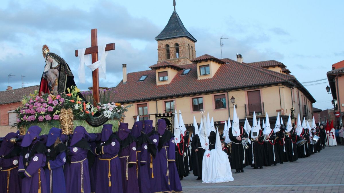 Procesión del Vía Crucis, Martes Santo, con la Hermandad Jesús Nazareno