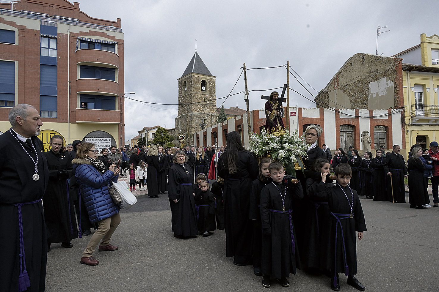 El Santo Potajero es una de las citas más esperadas de la Semana Santa bañezana. | MAURICIO PEÑA