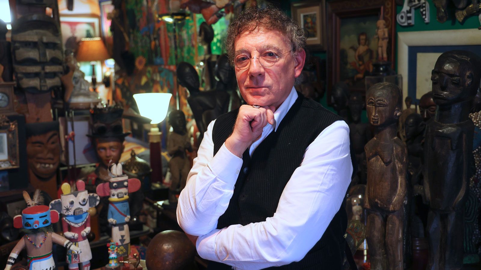 El poeta y artista visual Juan Carlos Mestre. | JUAN LÁZARO (ICAL)