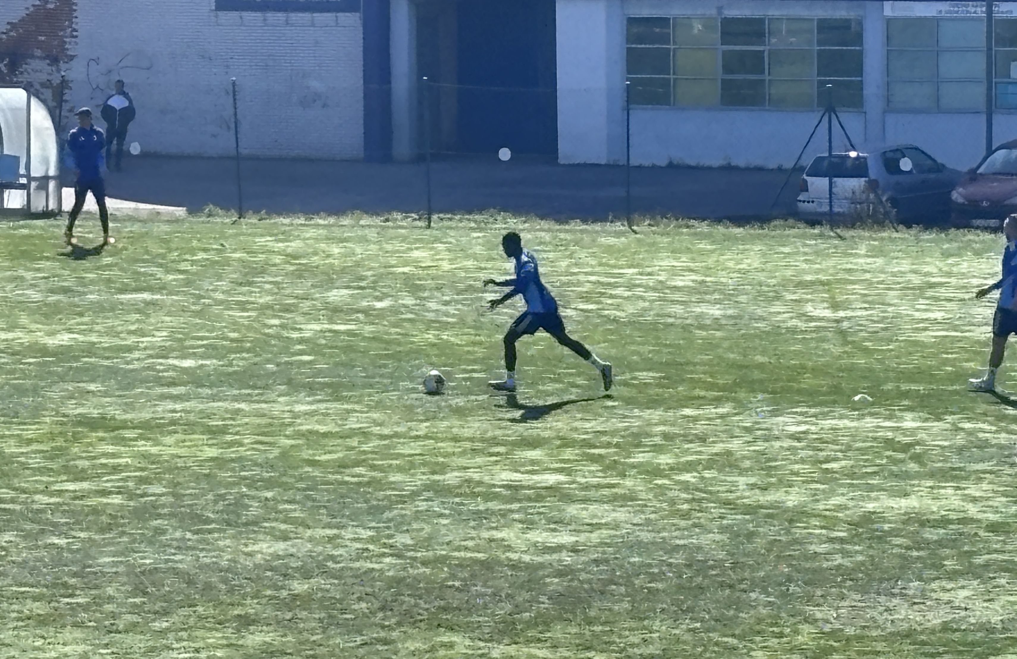 Nuke Mfulu durante su primer entrenamiento con la Deportiva.  JAVIER FERNÁNDEZ