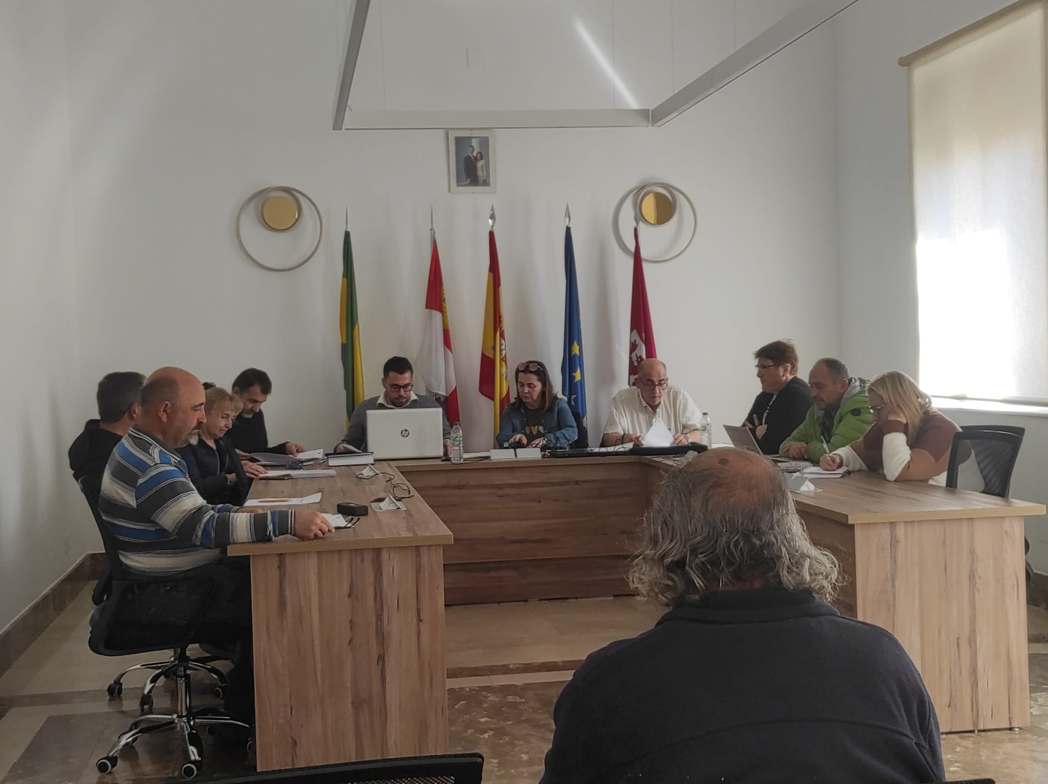 Pleno celebrado en Benavides en el que se aprobó la moción. | L.N.C. Pleno celebrado en Benavides en el que se aprobó la moción. | L.N.C.