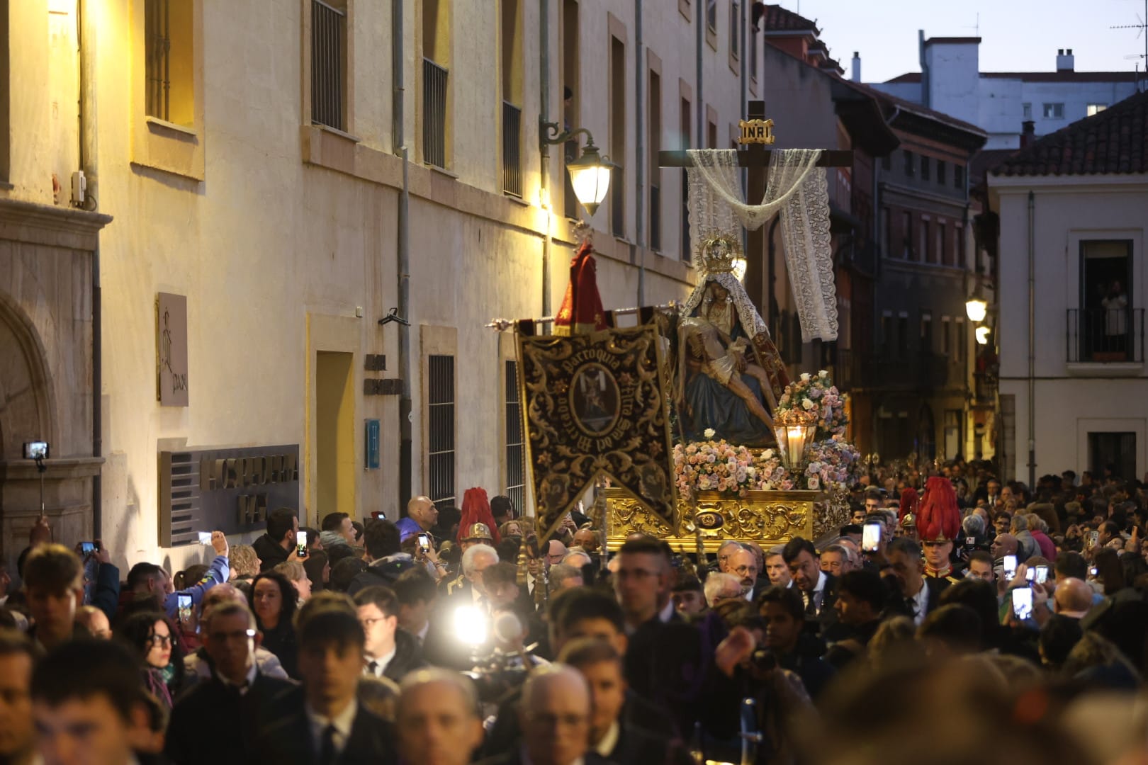 Procesión de la Dolorosa de León 2026. | FERNANDO OTERO