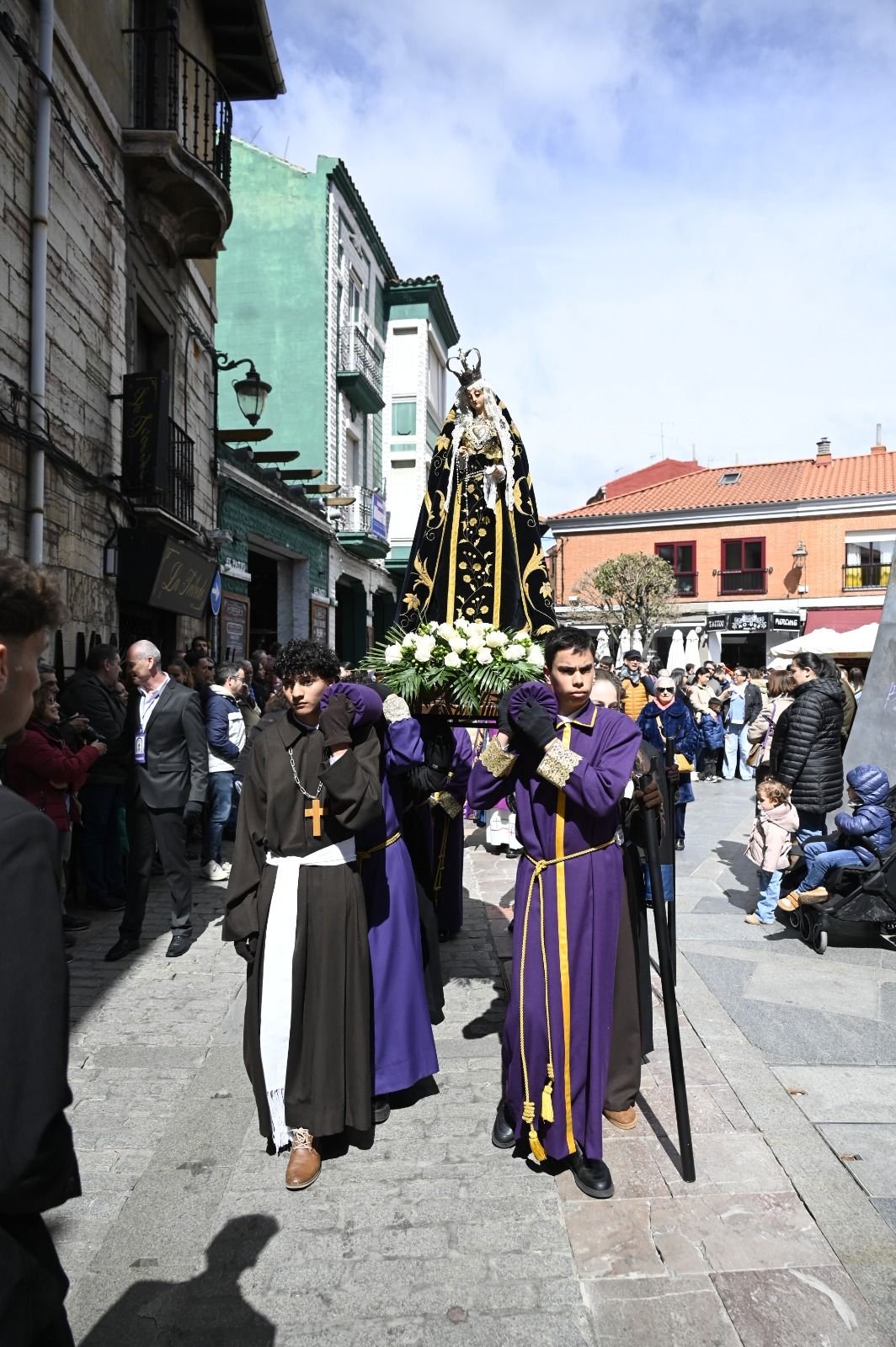 Primera procesión infantil de León, organizada por la Agonía. | SAÚL ARÉN