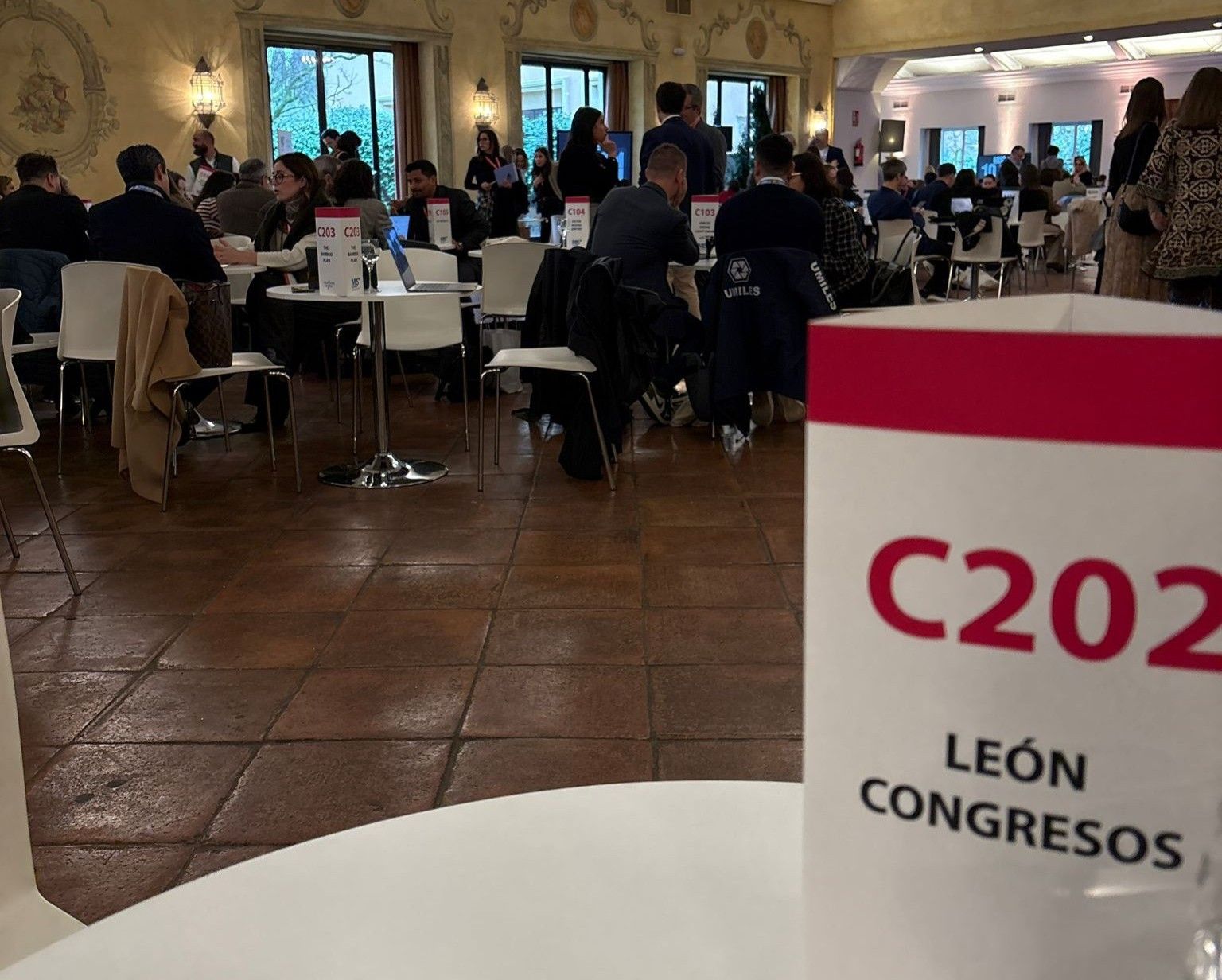 Presencia de León en uno de estos encuentros entre profesionales del sector. | L.N.C.