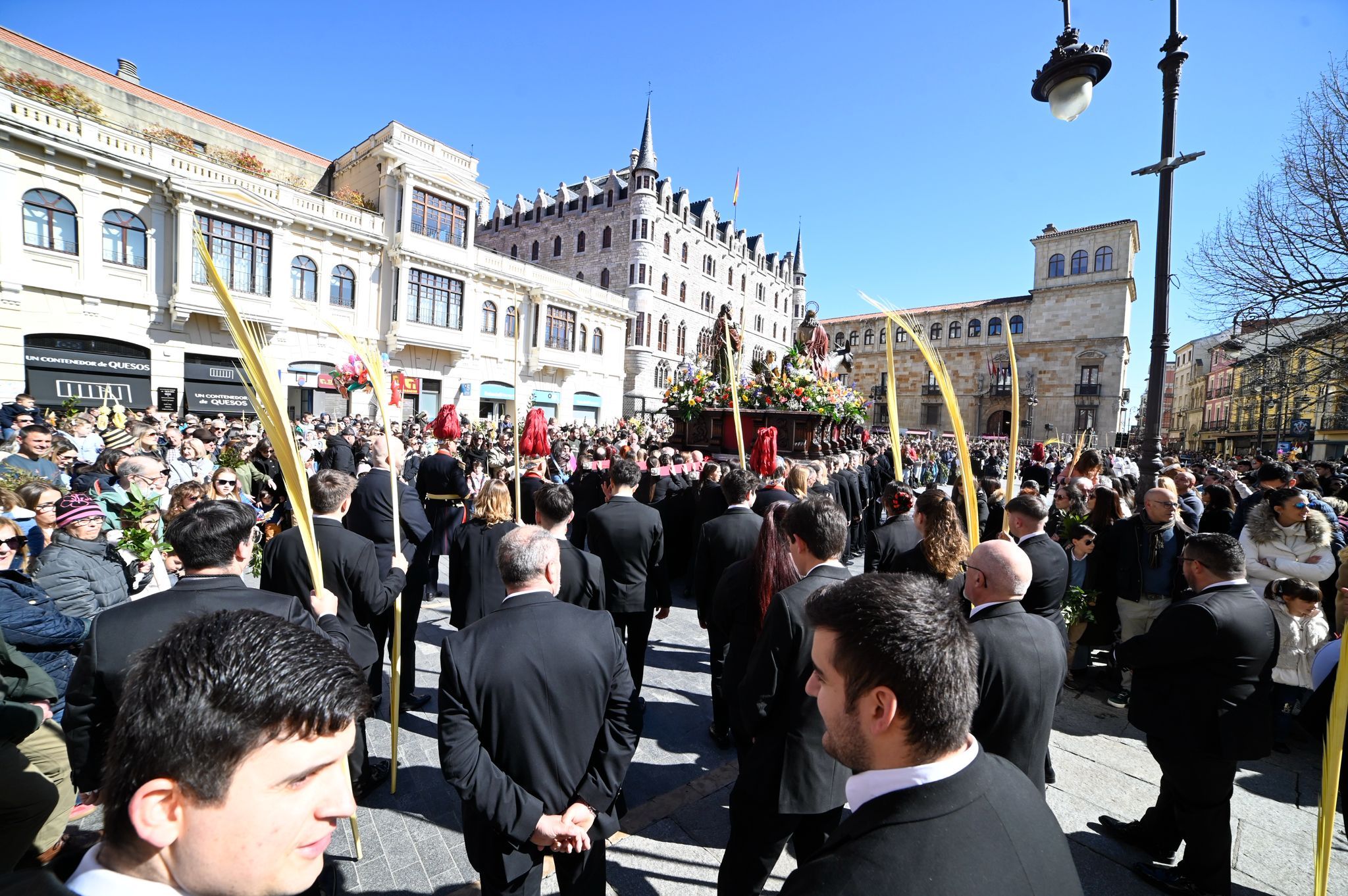 Procesión de Las Palmas de León 2026. | SAÚL ARÉN  
