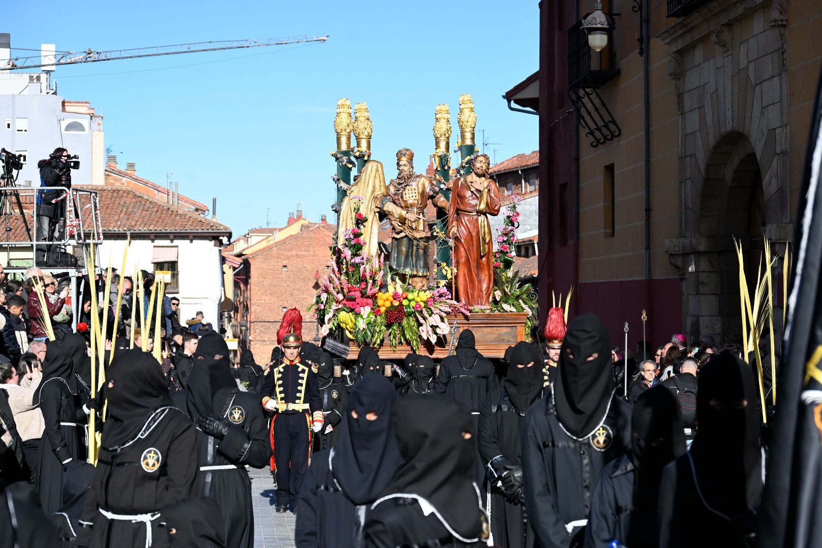 Procesión del Gran Poder de León 2026. | SAÚL ARÉN