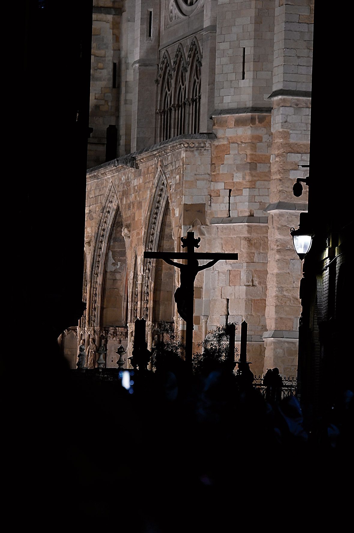 Procesión de la Redención de León 2026. | SAÚL ARÉN