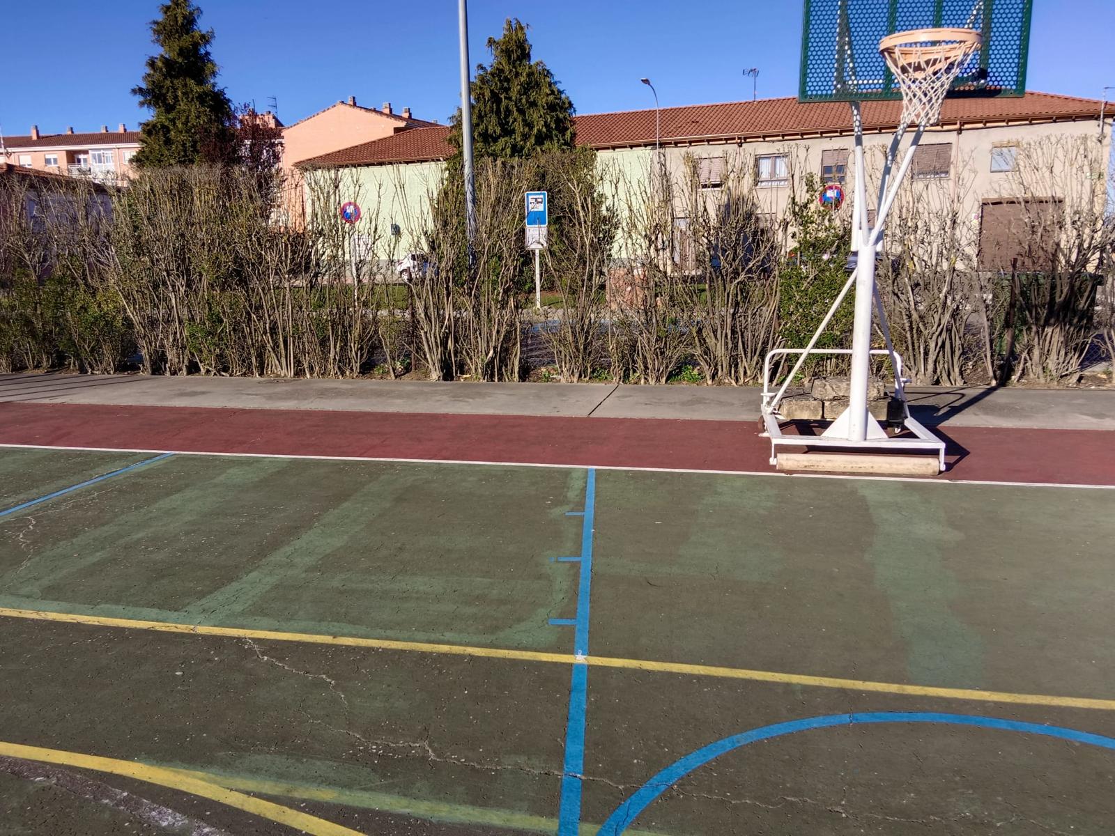 Zona del polideportivo en la que se instalará el nuevo cerramiento. | L.N.C. Zona del polideportivo en la que se instalará el nuevo cerramiento. | L.N.C.