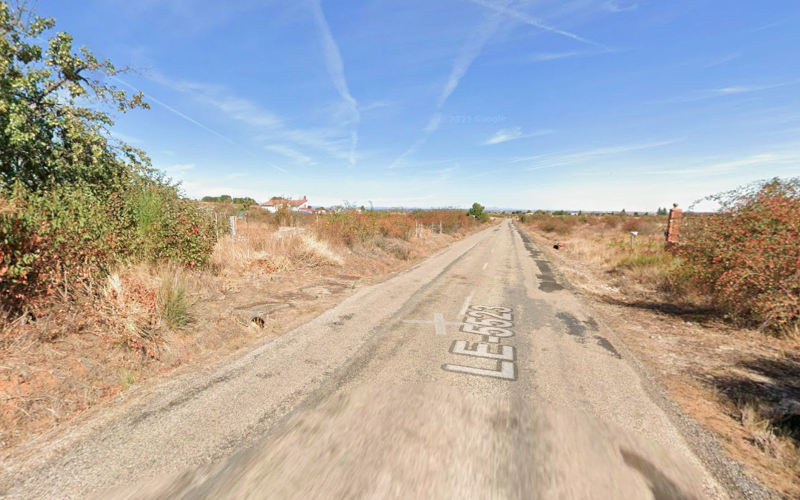 Estado actual de la carretera LE-5523 a su paso por Antimio de Arriba | GOOGLE MAPS Estado actual de la carretera LE-5523 a su paso por Antimio de Arriba | GOOGLE MAPS