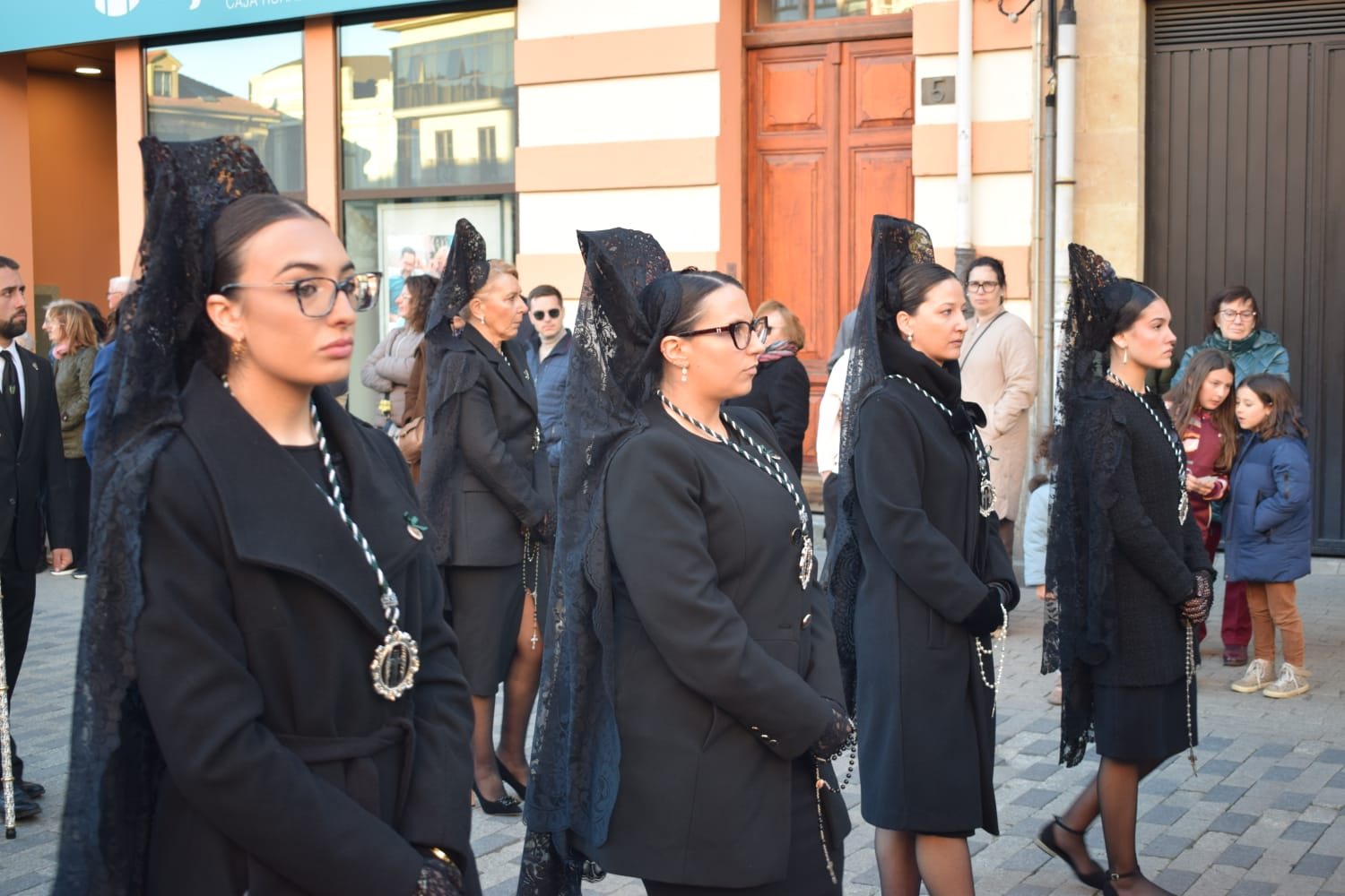 Vía crucis procesional de Astorga. | ALEJANDRO RODRÍGUEZ