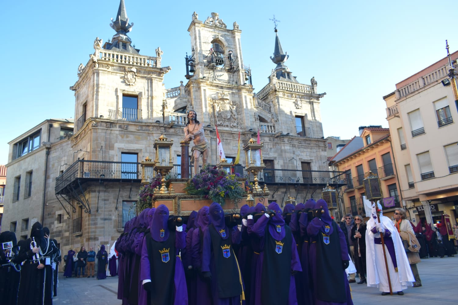 Vía crucis procesional de Astorga. | ALEJANDRO RODRÍGUEZ