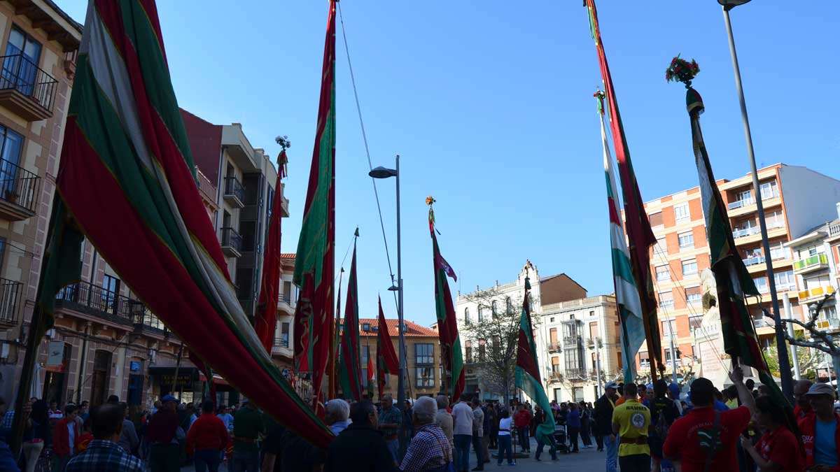 Participarán más de una veintena de pendones, entre ellos el de Astorga. | P.F.