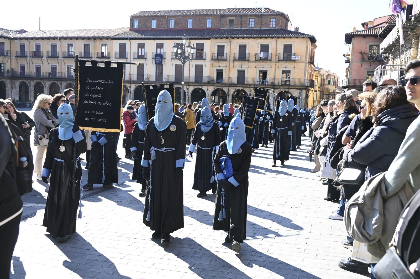 Procesión de las Bienaventuranzas de León. | SAÚL ARÉN