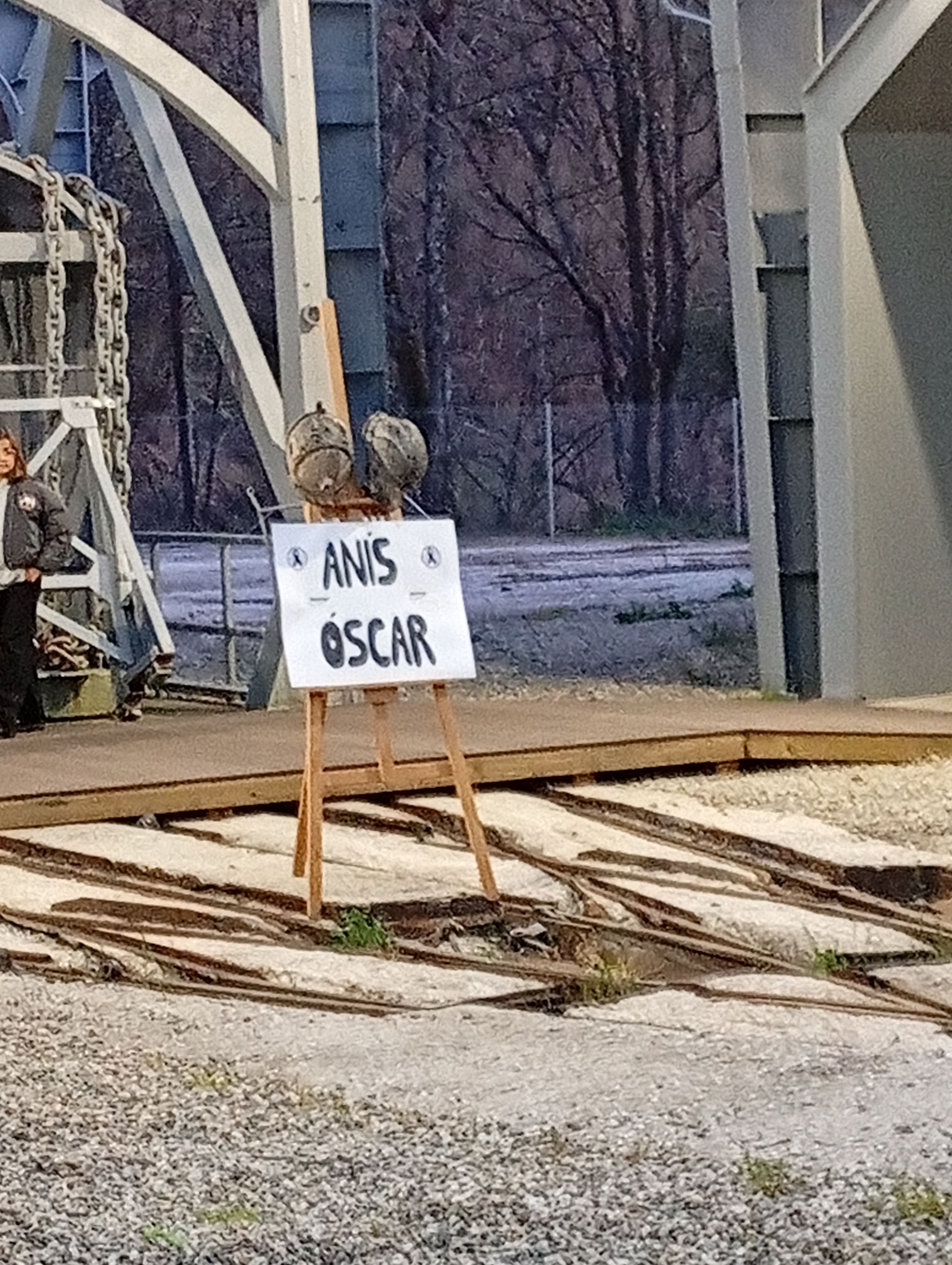 La procesión del Cristo de los Mineros vuelve a estremecer a Laciana con un homenaje a quienes dejaron su vida bajo tierra. ESTEFANÍA NIÑO