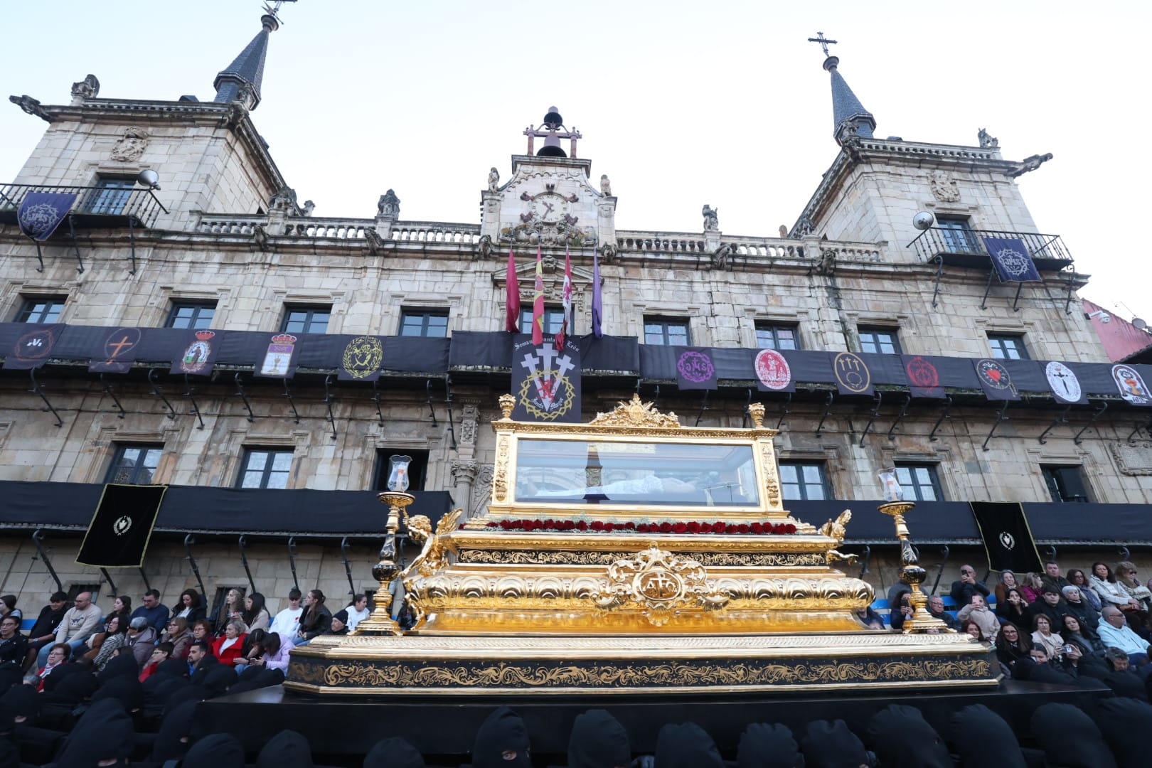 Procesión del Santo Entierro de León 2026. | FERNANDO OTERO