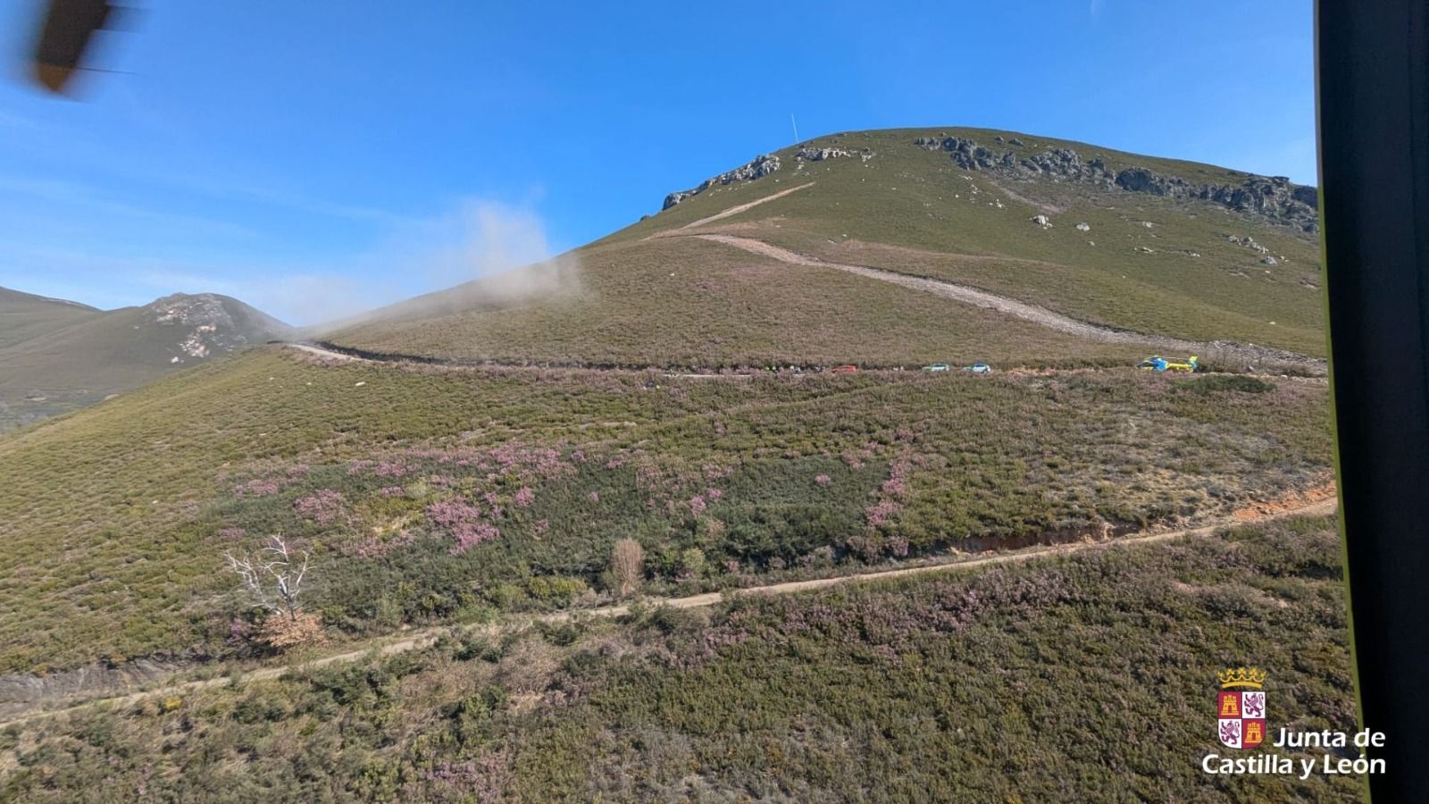 Un motorista de 45 años ha sido rescatado en Peranzanes. | JCYL