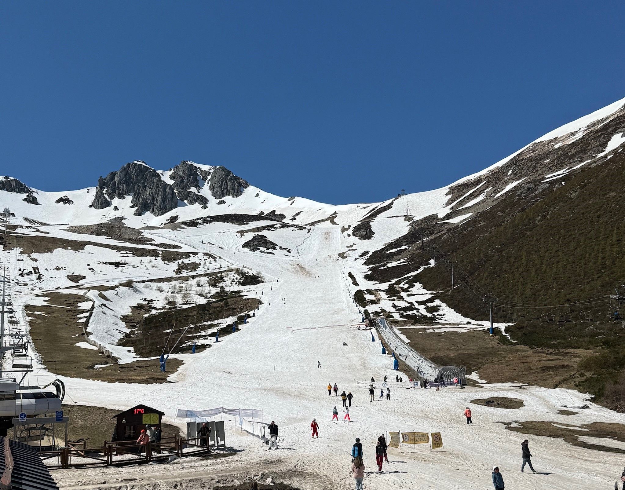Aspecto con el que cerró la temporada la estación de esquí de San Isidro. | L.N.C. Aspecto con el que cerró la temporada la estación de esquí de San Isidro. | L.N.C.