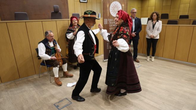Presentación de la III Feria de Productos y Tradiciones Leonesas en el Ayuntamiento de Villaquilambre | Fernando Otero