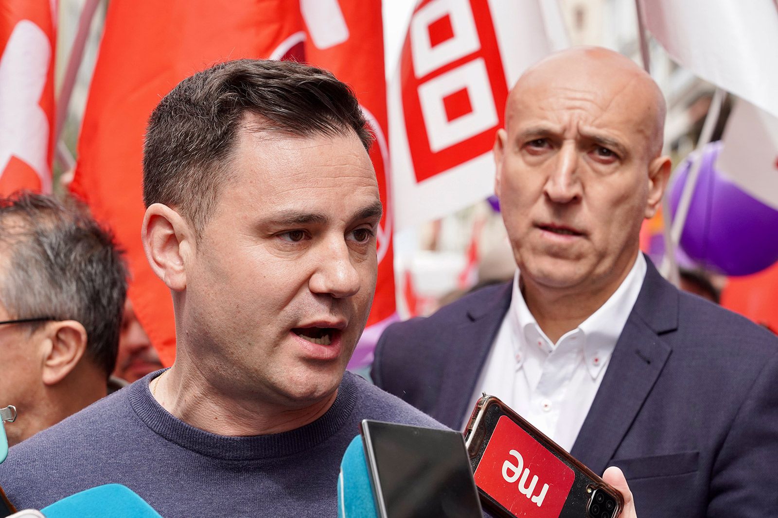 Cendón, ante la mirada de Diez. | CAMPILLO (ICAL)