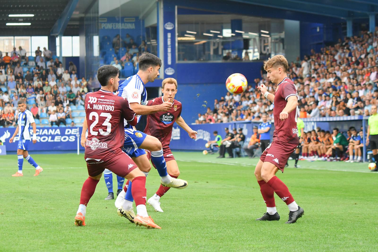 El Pontevedra tendrá que jugar ante el Arenas este miércoles antes de medirse el domingo a la Ponferradina. QUINITO