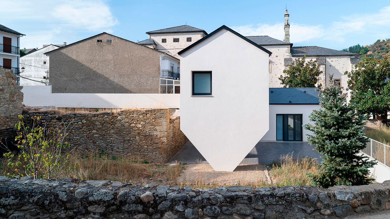 La Casa CL de Villafranca del Bierzo. | GABRIEL GALLEGOS