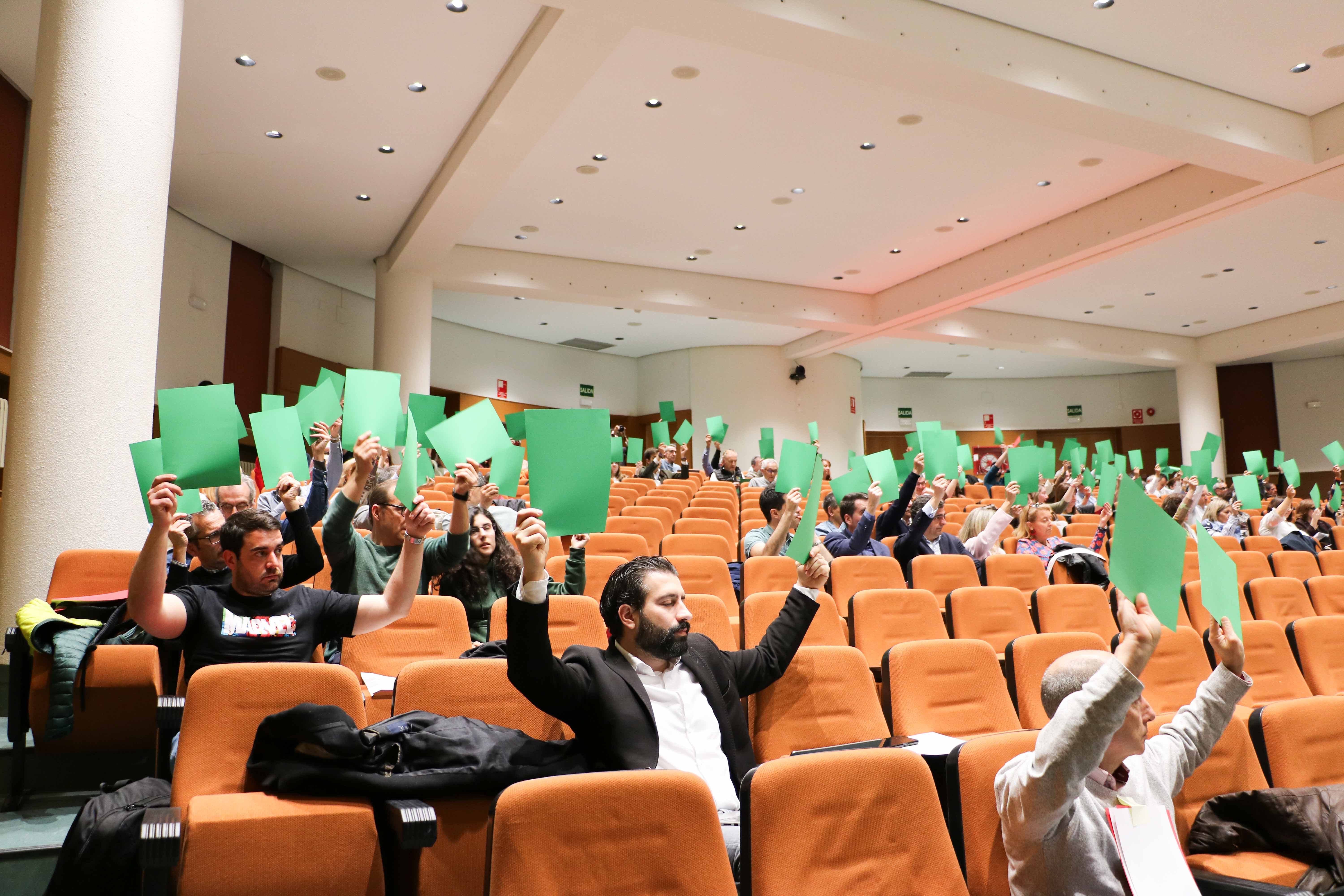 Imagen de una de las votaciones en el claustro. | LNC
