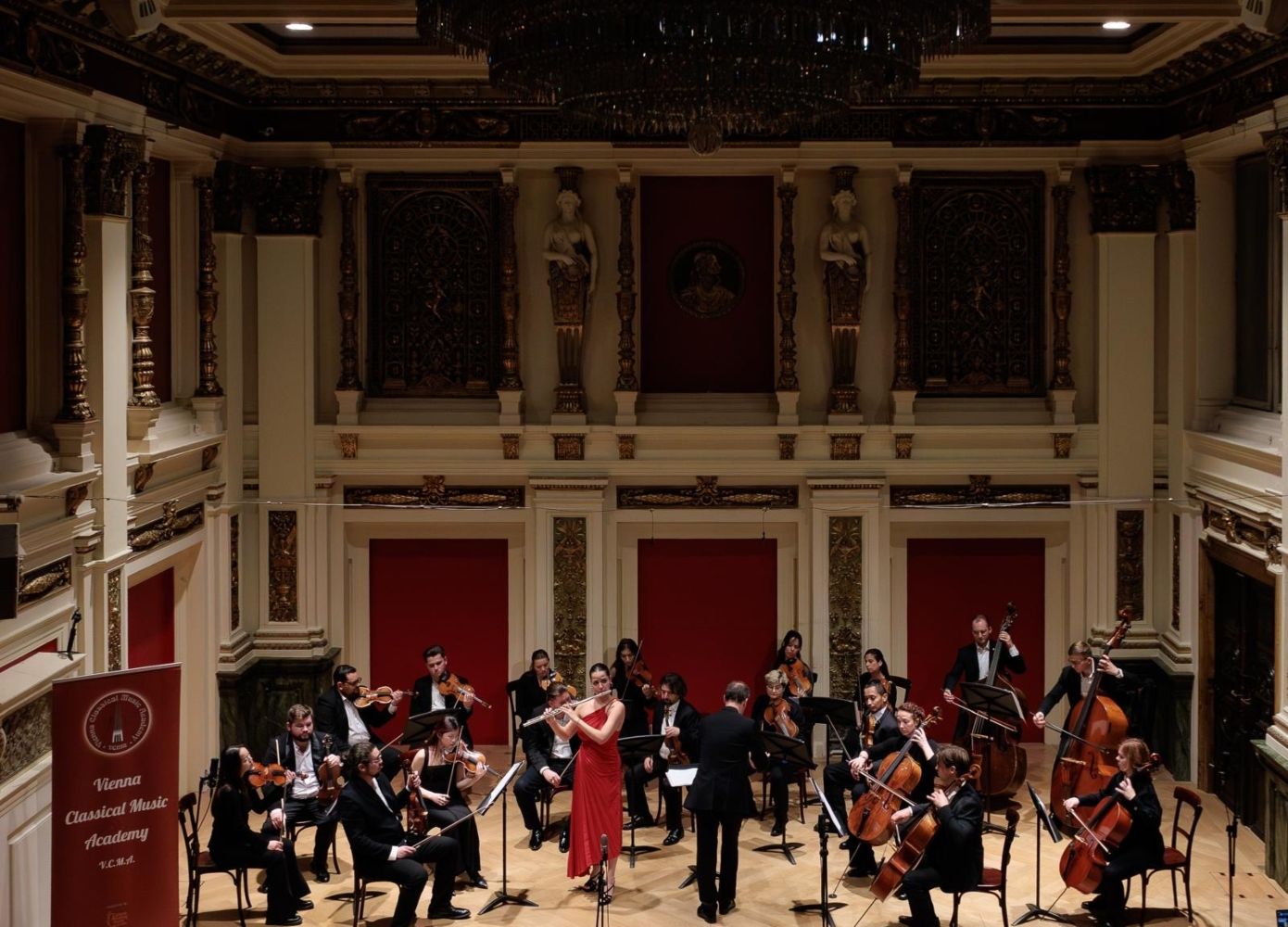 Ainoa González, con la orquesta Wiener Stadorcheste | CEDIDAS A L.N.C.