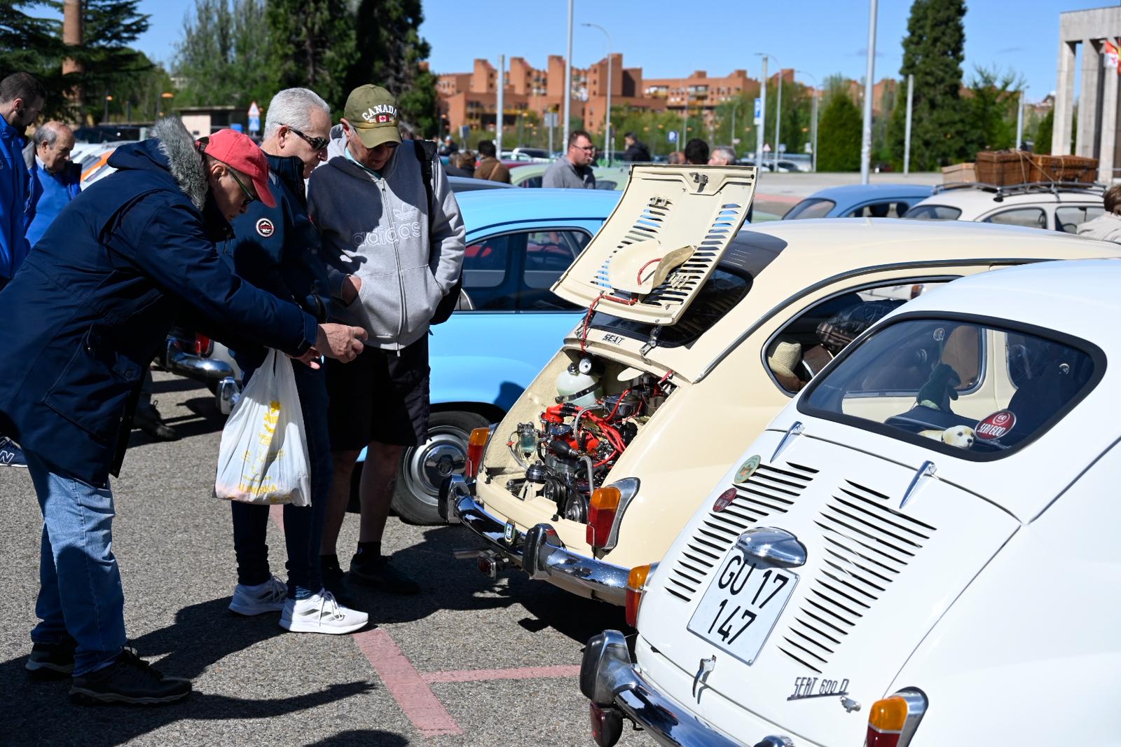 Concentración de 600 en León. | SAÚL ARÉN