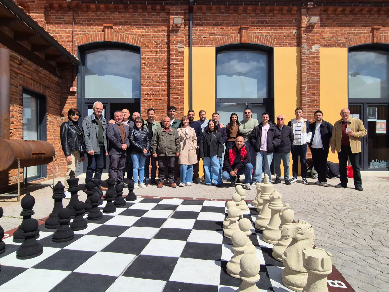 Foto de familia de los II Premios Valores del PSOE celebrados en Sahagún. | L.N.C.