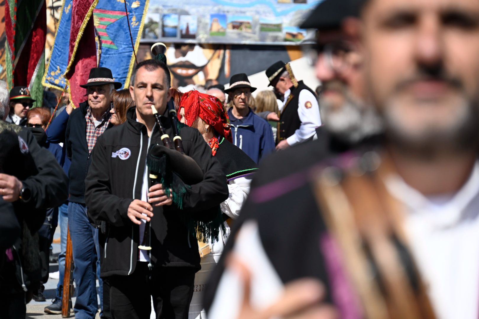 Villaquilambre celebra la III Feria de Productos y Tradiciones Leonesas. | SAÚL ARÉN