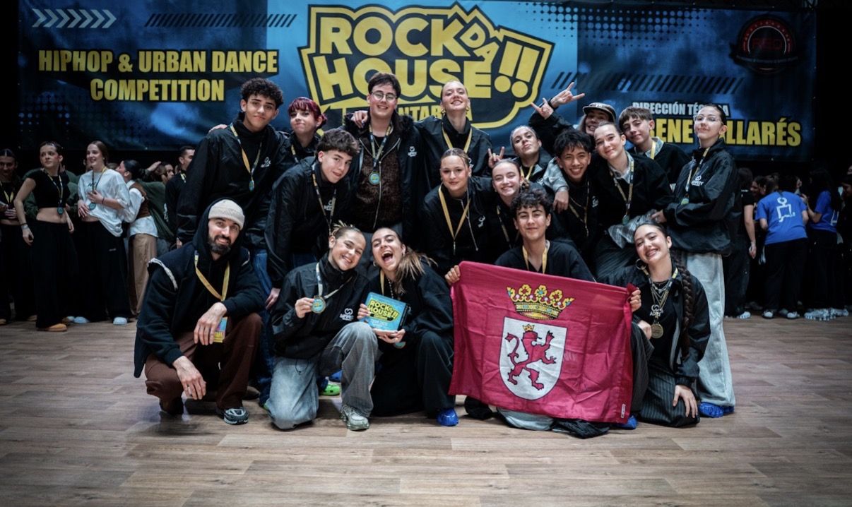 Parte de los bailarines de la escuela leonesa Infinity Dance Studio. | CEDIDA