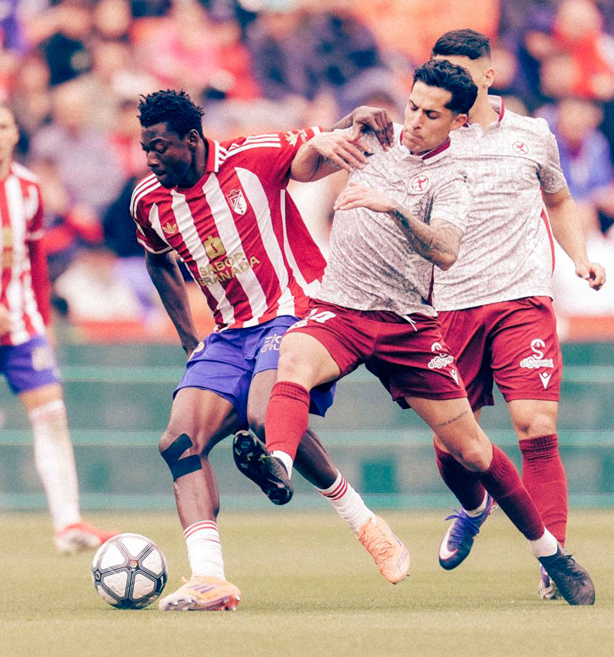 Bicho pelea por un balón dividido durante el choque frente al Granada. | LALIGA