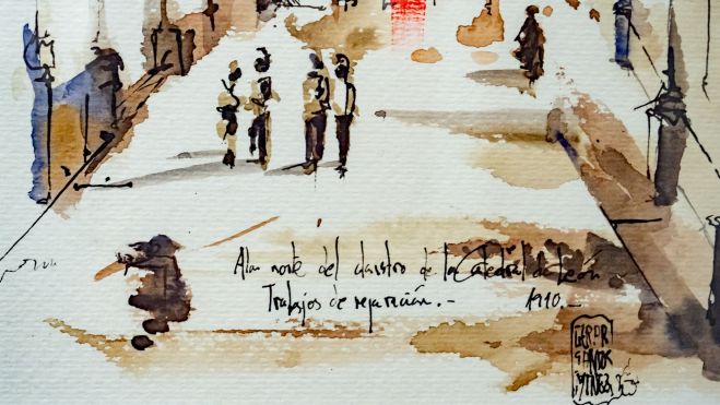 Con una explicación de detalles de la obra en la Catedral. | VICENTE GARCÍA