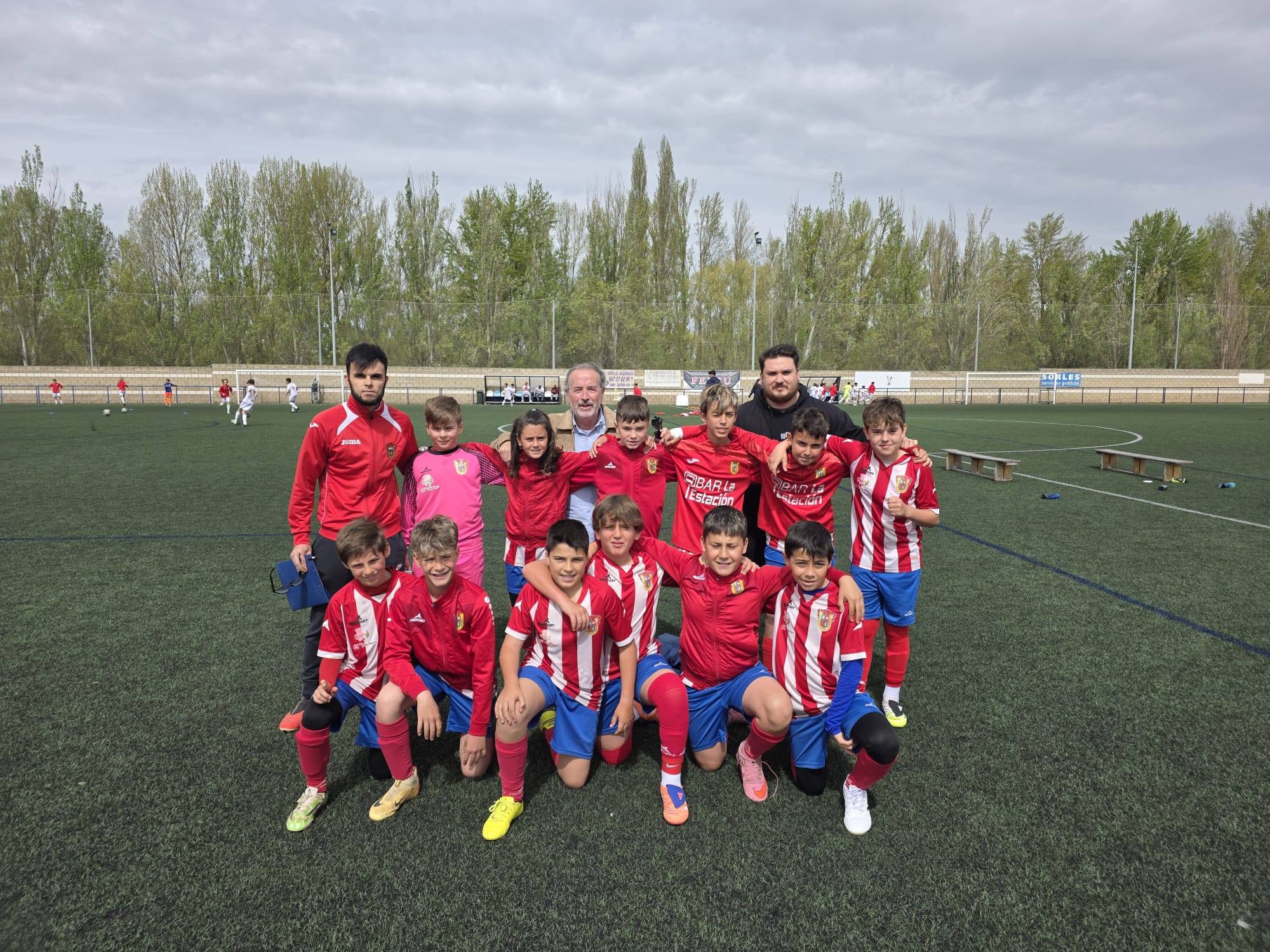 Plantilla de los alevines del Atletico Paramés que ha ganado la Liga de Tercera División Provincial de León. | L.N.C. Plantilla de los alevines del Atletico Paramés que ha ganado la Liga de Tercera División Provincial de León. | L.N.C.