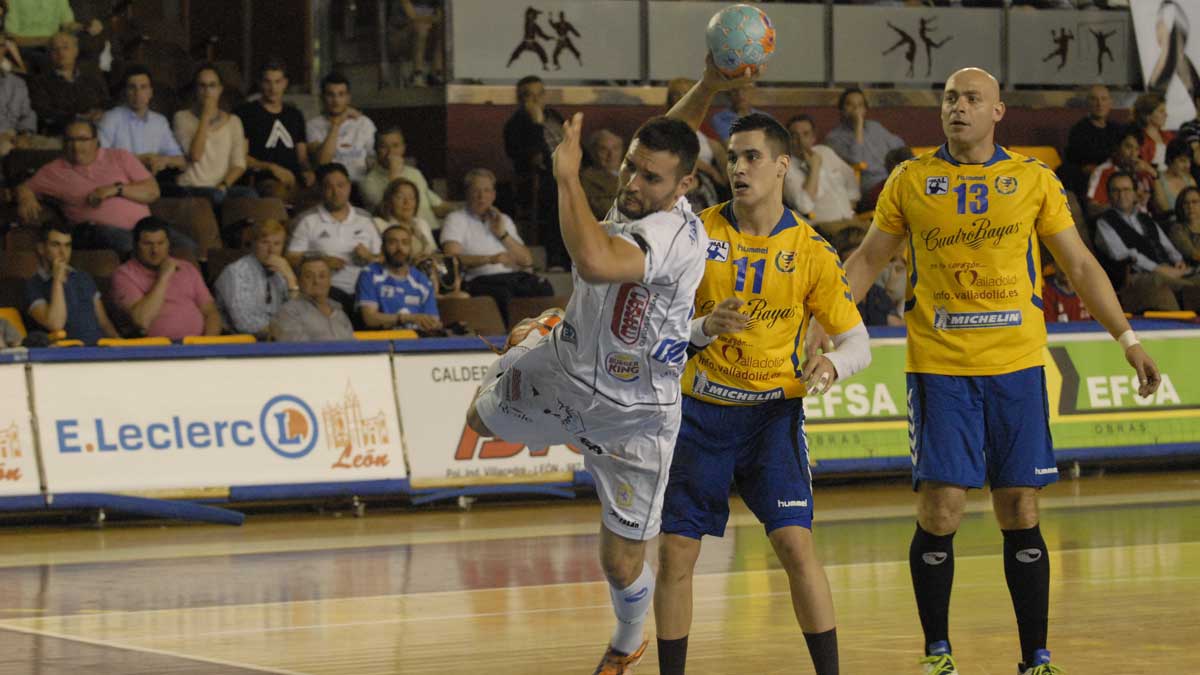 José Mario Carrillo durante el último partido de la pasada temporada ante el Valladolid en el Palacio | MAURICIO PEÑA